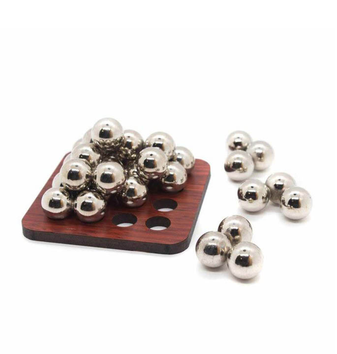 Productvisuals_Breinbrekers-Constantin-Kugelpyramide-Viereck-Metall-2