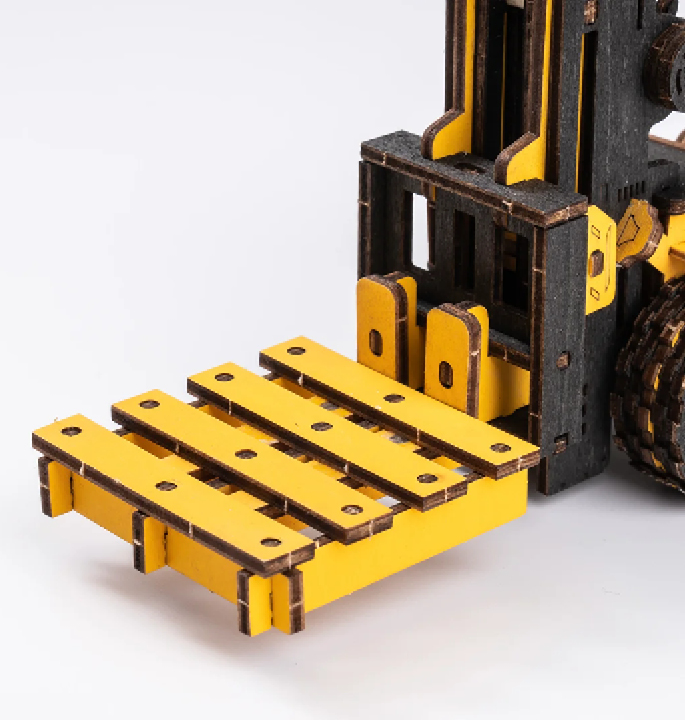 Productvisuals_Modelbouw-Robotime-Forklift-TG413K-6-1